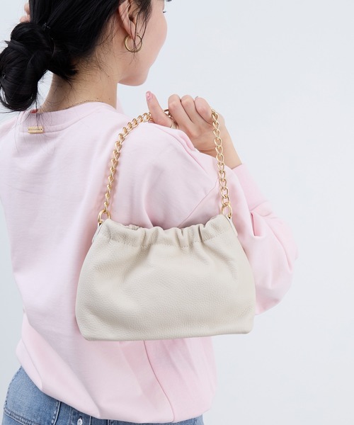 AULENTTI(オウレンティ)の「【AULENTTI】別注-チェーンショルダーバッグ-SHOULDER CHAIN BAG(ショルダーバッグ・レディース・ブラック/オフホワイト・FREE)」の4枚目の写真