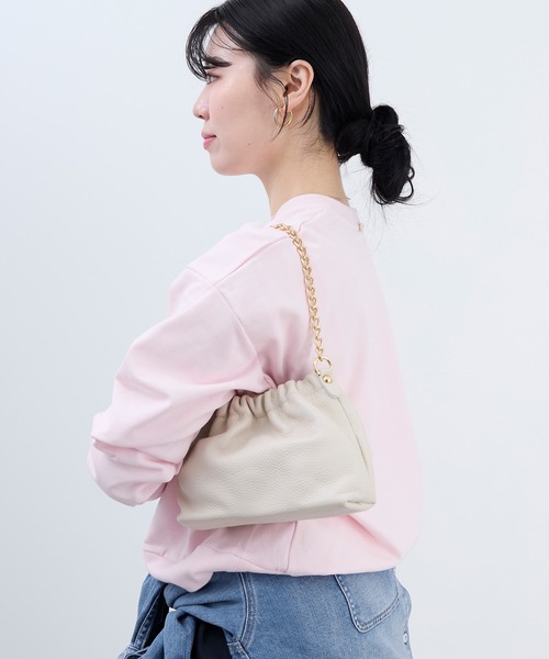 AULENTTI(オウレンティ)の「【AULENTTI】別注-チェーンショルダーバッグ-SHOULDER CHAIN BAG(ショルダーバッグ・レディース・ブラック/オフホワイト・FREE)」の6枚目の写真