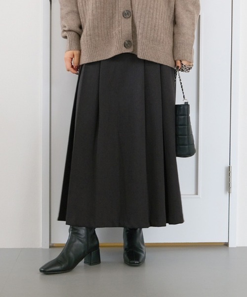 aquagarage(アクアガレージ)の「バックゴムボックスプリーツスカート(スカート・レディース・チャコール/モカ/ブラック・S/M/L)」の2枚目の写真