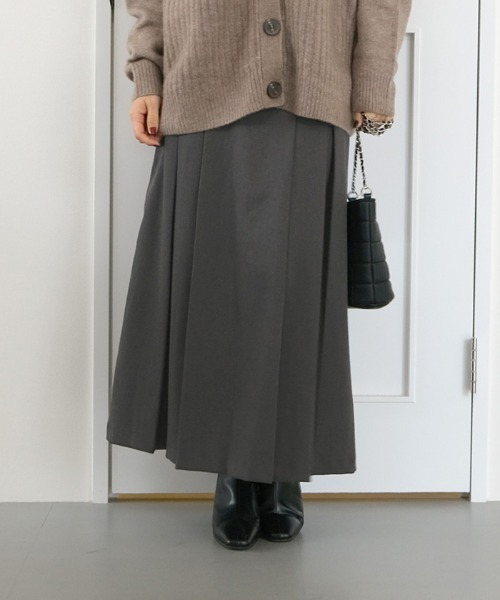 aquagarage(アクアガレージ)の「バックゴムボックスプリーツスカート(スカート・レディース・チャコール/モカ/ブラック・S/M/L)」の14枚目の写真