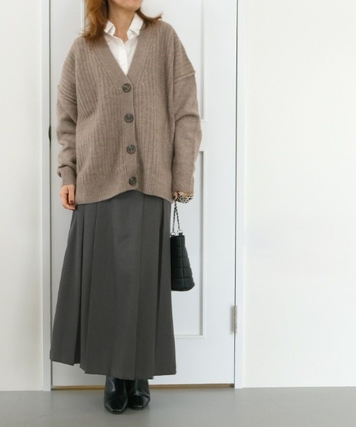 aquagarage(アクアガレージ)の「バックゴムボックスプリーツスカート(スカート・レディース・チャコール/モカ/ブラック・S/M/L)」の16枚目の写真