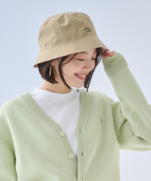 Arnold Palmer（アーノルドパーマー）の「リバーシブル シェア バケットハット（キャップ・レディース・ベージュ/ネイビー・F）」の2枚目の写真