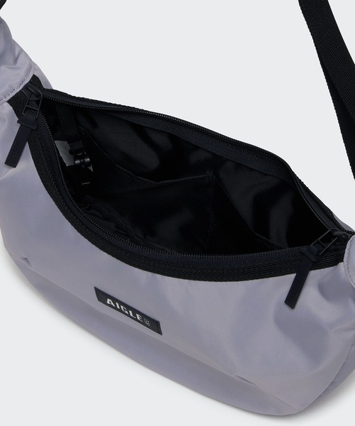 AIGLE（エーグル）の「ネイバーフッド バナナバッグ / 三日月型バッグ ハーフムーンバッグ（ショルダーバッグ・レディース・ライトパープル/ダークグリーン/ブラック・FREE）」の17枚目の写真