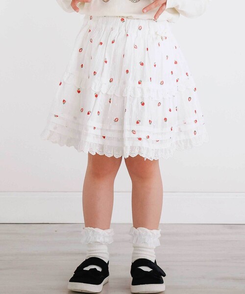 SLAP SLIP（スラップスリップ）の「【お揃い】レースイチゴ柄チェックスカパン(90~130cm)（スカート・キッズ・ピンク/ホワイト系その他/ブラック系その他・120cm/110cm/90cm/100cm/130cm）」の2枚目の写真