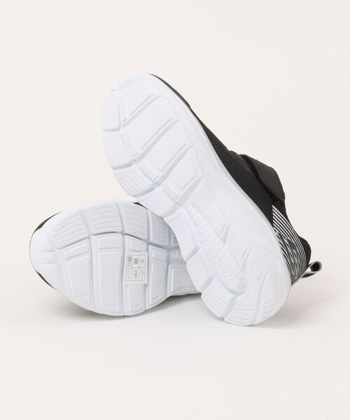 SKECHERS(スケッチャーズ)の「《SKECHERS》BOUNDLESS(スニーカー・キッズ・ブラック×シルバー/ブラック×イエロー・19.0cm/19.5cm/20.0cm/20.5cm/21.0cm/21.5cm/22.0cm/22.5cm/23.0cm/23.5cm)」の4枚目の写真
