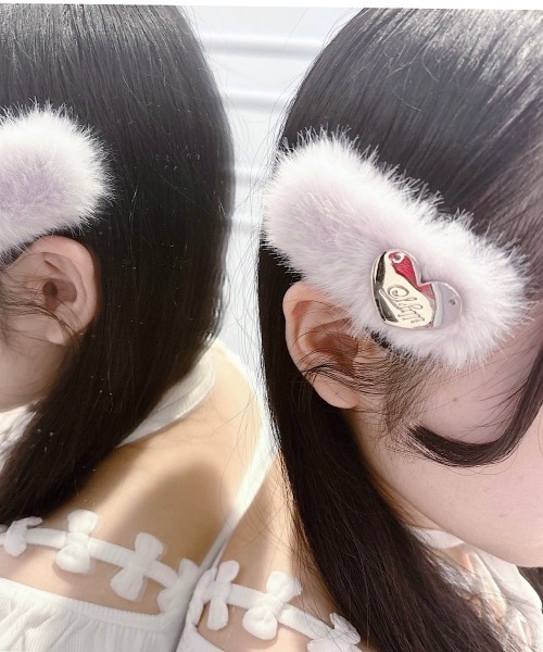 lilLilly(リルリリー)の「スクエアファーヘアピン(2set)(ヘアピン・レディース・ホワイト/ブラック/ライトパープル/ピンク・FREE)」の3枚目の写真