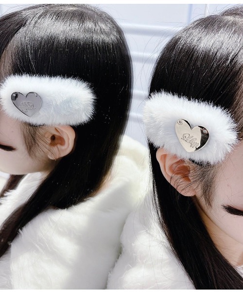 lilLilly(リルリリー)の「スクエアファーヘアピン(2set)(ヘアピン・レディース・ホワイト/ブラック/ライトパープル/ピンク・FREE)」の2枚目の写真