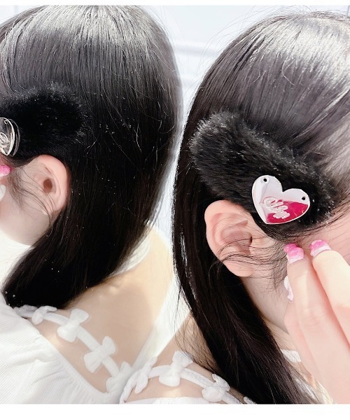 lilLilly(リルリリー)の「スクエアファーヘアピン(2set)(ヘアピン・レディース・ホワイト/ブラック/ライトパープル/ピンク・FREE)」の13枚目の写真