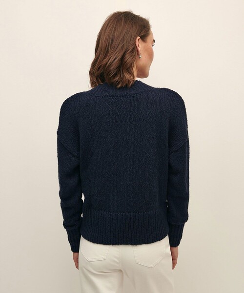 BROOKS BROTHERS（ブルックスブラザーズ）の「コットン オーバーサイズ Vネックセーター（ニット/セーター・レディース・ネイビー・LARGE/MEDIUM/SMALL/X-SMALL）」の3枚目の写真