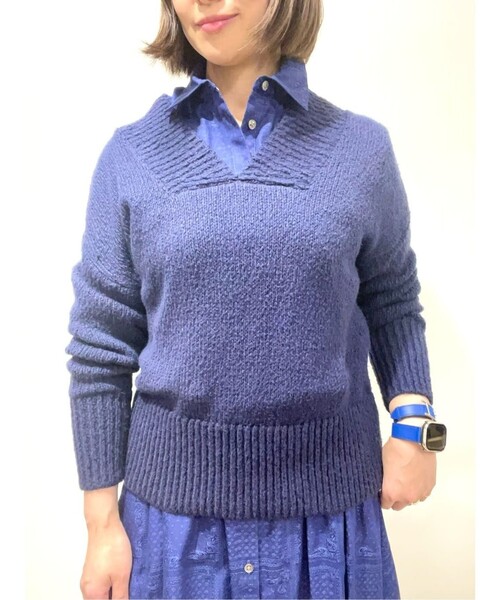 BROOKS BROTHERS（ブルックスブラザーズ）の「コットン オーバーサイズ Vネックセーター（ニット/セーター・レディース・ネイビー・LARGE/MEDIUM/SMALL/X-SMALL）」の2枚目の写真