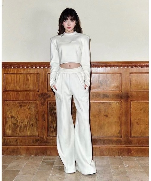 韓国 セットアップ スエット 2点セット クロップ丈 トレンド 韓国ファッション》2点セット クロップドスウェットパンツ