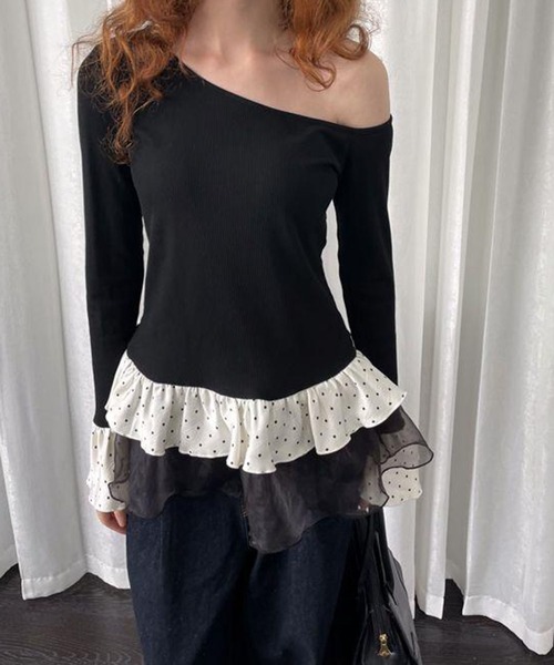 leune(ルネ)の「フリルペプラムオフショルトップス(その他トップス・レディース・ブラック・FREE)」の13枚目の写真