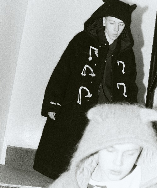 DISCOVERED（ディスカバード）の「DISCOVERED DEVILS EAR HOODIE SHAGGYDUFFLE COAT（ダッフルコート・メンズ・ベージュ/ブラック・1/3）」の4枚目の写真