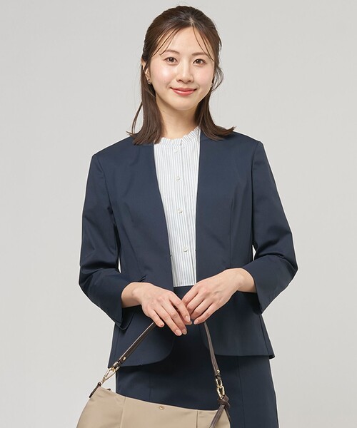 J.PRESS(ジェイプレス)の「【セットアップ対応・人気素材】コットンFITTY ノーカラー ジャケット(ノーカラージャケット・レディース・ネイビー系/ベージュ系/ライトグレー系・T13/T17/T15)」の3枚目の写真