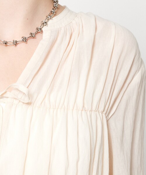 cloenc（クロエンス）の「【手洗い可】リボンギャザーブラウス（シャツ/ブラウス・レディース・ブラック/アイボリー・02）」の9枚目の写真