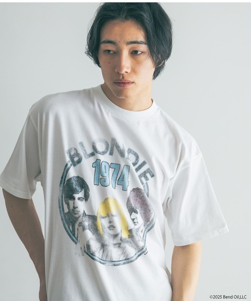 LOWRYS FARM(ローリーズファーム)の「バンドROCK/TSS 494592(Tシャツ/カットソー・メンズ・ホワイト系その他/ブラック/グレー/ホワイト・MEDIUM/LARGE)」の3枚目の写真