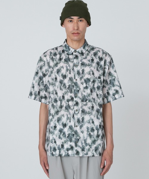 Snow Peak(スノーピーク)の「Printed Breathable Quick Dry Shirt(シャツ/ブラウス・メンズ・グレー/グリーン・M/L/XL)」の2枚目の写真
