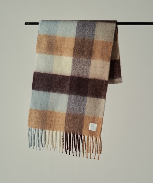 Lui's（ルイス）の「ソフトタッチボリュームロングチェックマフラー（マフラー・メンズ・スカイブルー/ブラウン・FREE）」の12枚目の写真