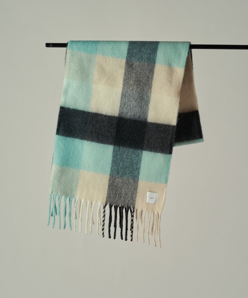 Lui's（ルイス）の「ソフトタッチボリュームロングチェックマフラー（マフラー・メンズ・スカイブルー/ブラウン・FREE）」の13枚目の写真