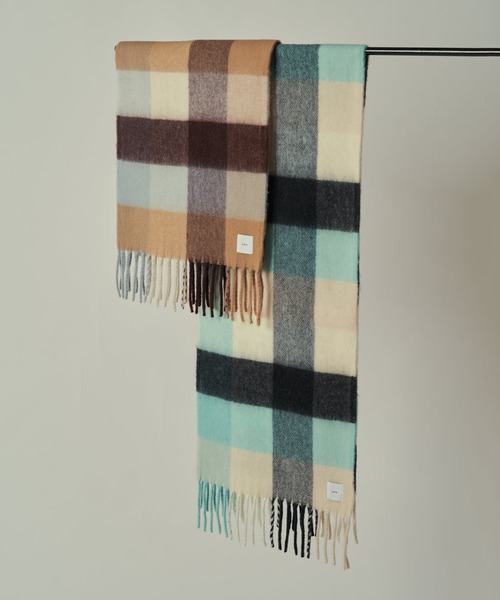 Lui's（ルイス）の「ソフトタッチボリュームロングチェックマフラー（マフラー・メンズ・スカイブルー/ブラウン・FREE）」の11枚目の写真