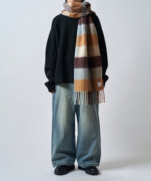 Lui's（ルイス）の「ソフトタッチボリュームロングチェックマフラー（マフラー・メンズ・スカイブルー/ブラウン・FREE）」の5枚目の写真