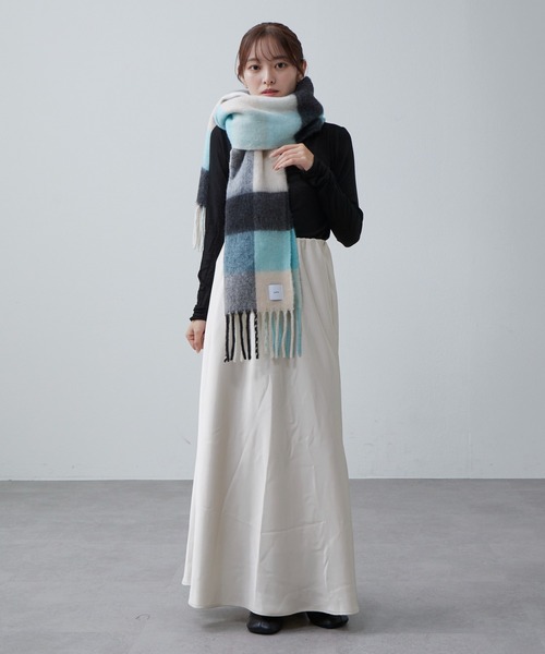 Lui's（ルイス）の「ソフトタッチボリュームロングチェックマフラー（マフラー・メンズ・スカイブルー/ブラウン・FREE）」の17枚目の写真