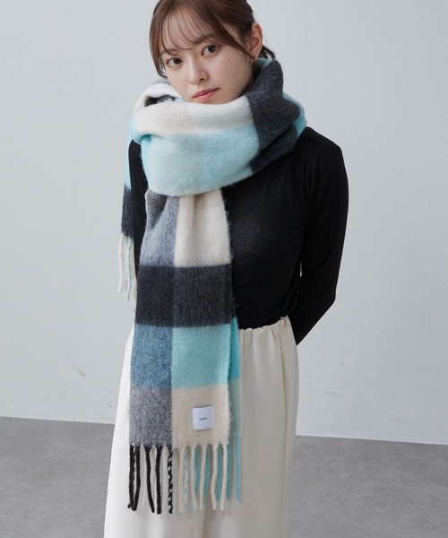 Lui's（ルイス）の「ソフトタッチボリュームロングチェックマフラー（マフラー・メンズ・スカイブルー/ブラウン・FREE）」の15枚目の写真