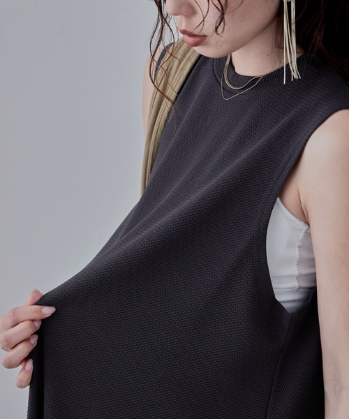 etoll.(エトル)の「ふくれジャガードマキシワンピース(ワンピース・レディース・ブラック/チャコール・M~L)」の3枚目の写真