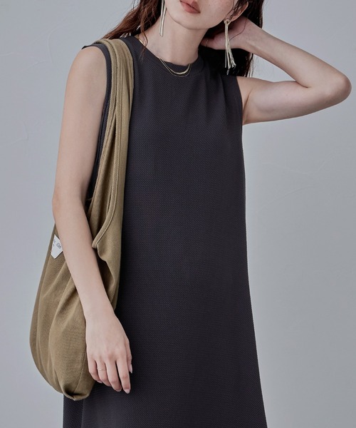 etoll.(エトル)の「ふくれジャガードマキシワンピース(ワンピース・レディース・ブラック/チャコール・M~L)」の21枚目の写真