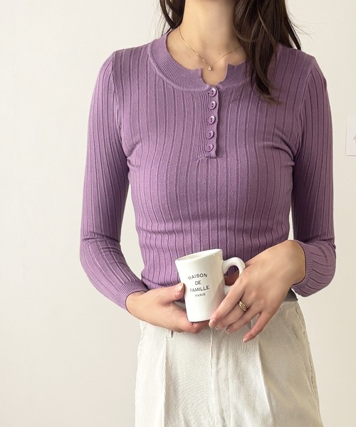 Dewlily(デューリリー)の「着心地抜群でシルエットも◎ 長袖リブニットトップス(Tシャツ/カットソー・レディース・ライトブルー/ワインレッド/ライトグリーン/グリーン/ピンク/ホワイト/ベージュ/パープル/イエロー/ブラック/アイボリー/ブルー/グレー・FREE)」の10枚目の写真