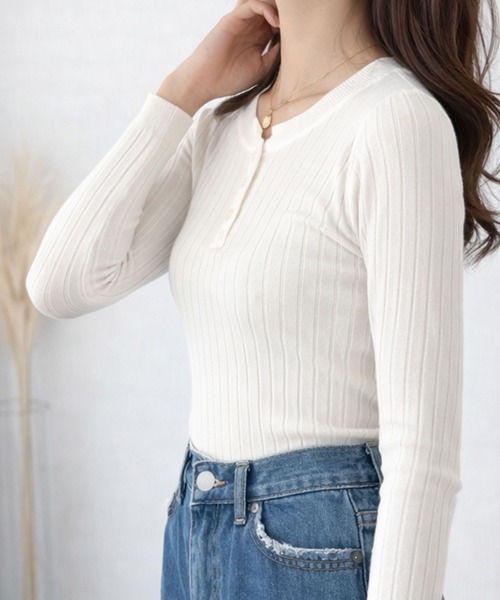 Dewlily(デューリリー)の「着心地抜群でシルエットも◎ 長袖リブニットトップス(Tシャツ/カットソー・レディース・ライトブルー/ワインレッド/ライトグリーン/グリーン/ピンク/ホワイト/ベージュ/パープル/イエロー/ブラック/アイボリー/ブルー/グレー・FREE)」の21枚目の写真
