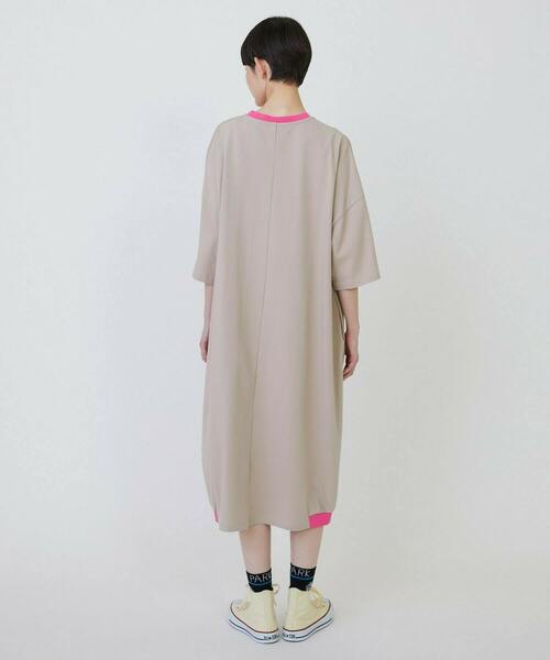 FRAPBOIS（フラボア）の「パークカットワンピ２（ワンピース・レディース・グレイッシュベージュ/ブラック/グリーン・1）」の20枚目の写真