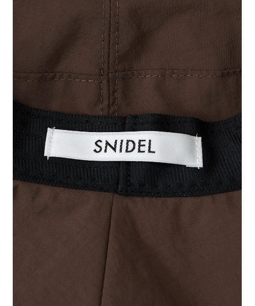 SNIDEL(スナイデル)の「UVワイドブリムハット(ハット・レディース・ブラウン/ブラック・FREE)」の4枚目の写真