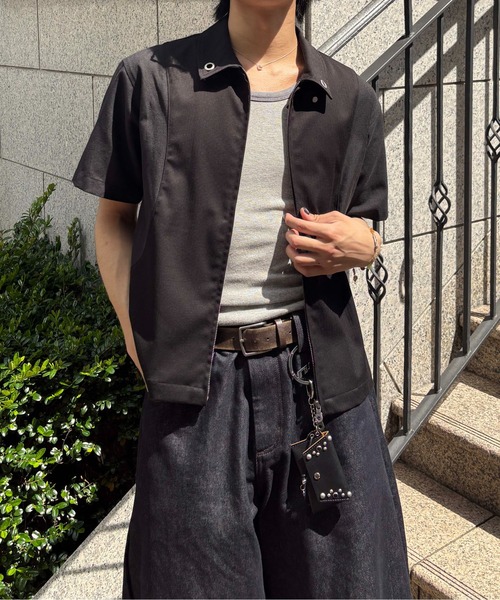 EPNK(イーピーエヌケー)の「【EPNK】Eyelet zip up half shirt / アイレットジップアップハーフシャツ(シャツ/ブラウス・メンズ・チャコールグレー/ブラック・SMALL/MEDIUM/LARGE)」の3枚目の写真