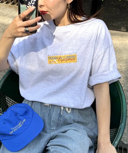 Franklin Climbing(フランクリンクライミング)の「【Franklin Climbing】ユニセックスイエローロゴプリントTEE(Tシャツ/カットソー・メンズ・ブラック/ホワイト/ライトグレー・MEDIUM/LARGE)」の1枚目の写真