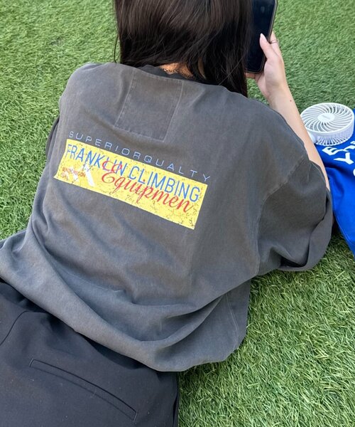 Franklin Climbing(フランクリンクライミング)の「【Franklin Climbing】ユニセックスイエローロゴプリントTEE(Tシャツ/カットソー・メンズ・ブラック/ホワイト/ライトグレー・MEDIUM/LARGE)」の3枚目の写真