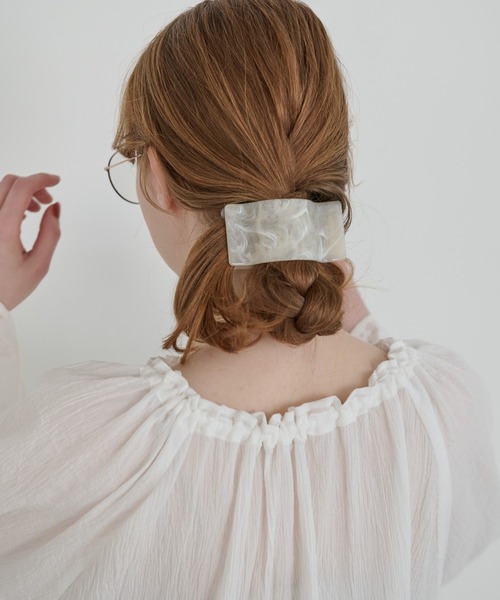 Crisp(クリスプ)の「マーブルワイドクリップ(バレッタ/ヘアクリップ・レディース・グレイッシュベージュ/アイボリー/ブラウン・FREE)」の7枚目の写真