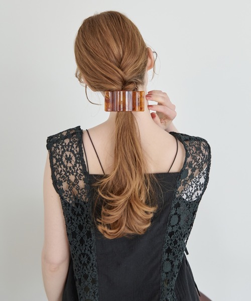 Crisp(クリスプ)の「マーブルワイドクリップ(バレッタ/ヘアクリップ・レディース・グレイッシュベージュ/アイボリー/ブラウン・FREE)」の8枚目の写真