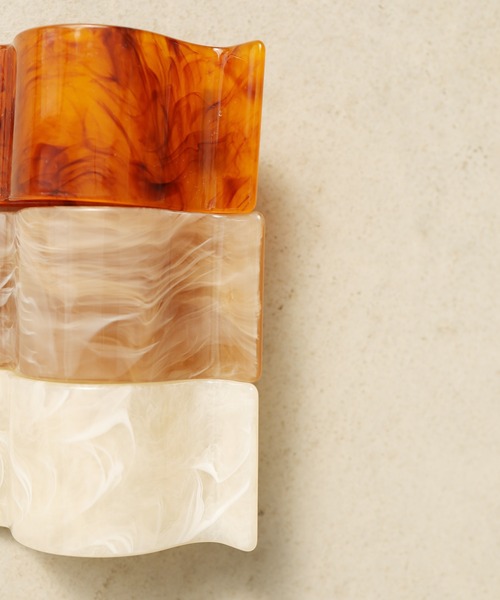 Crisp(クリスプ)の「マーブルワイドクリップ(バレッタ/ヘアクリップ・レディース・グレイッシュベージュ/アイボリー/ブラウン・FREE)」の5枚目の写真