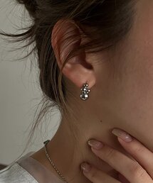 〈GOLDY/ゴールディ〉モレキュールピアス