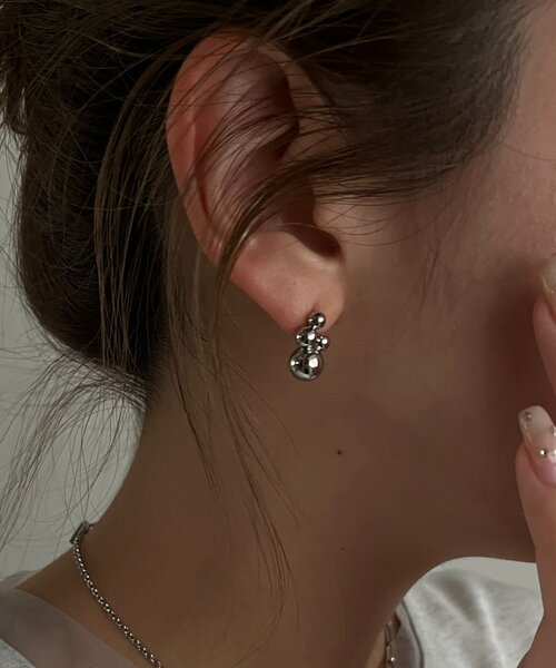 GOLDY(ゴールディ)の「〈GOLDY/ゴールディ〉モレキュールピアス(ピアス(両耳用)・レディース・ゴールド/シルバー・FREE)」の3枚目の写真