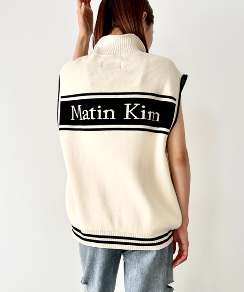 Matin Kim マーティンキム ホワイトニットベスト Matin Kim ニットベスト ホワイト ロゴ入り