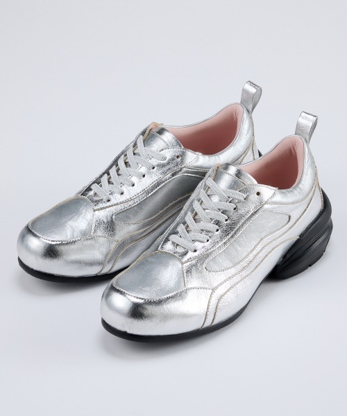 nissen(ニッセン)の「【ゆったり幅広】ACQUA PALETTE(アクアパレット)レースアップスニーカー(ワイズ4E)(スニーカー・レディース・ブラック/グレイッシュベージュ/シルバー・M/L/LL/3L)」の3枚目の写真