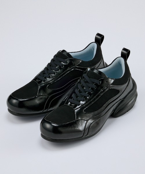 nissen(ニッセン)の「【ゆったり幅広】ACQUA PALETTE(アクアパレット)レースアップスニーカー(ワイズ4E)(スニーカー・レディース・ブラック/グレイッシュベージュ/シルバー・M/L/LL/3L)」の1枚目の写真