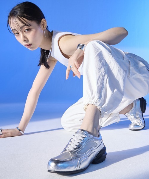 nissen(ニッセン)の「【ゆったり幅広】ACQUA PALETTE(アクアパレット)レースアップスニーカー(ワイズ4E)(スニーカー・レディース・ブラック/グレイッシュベージュ/シルバー・M/L/LL/3L)」の11枚目の写真