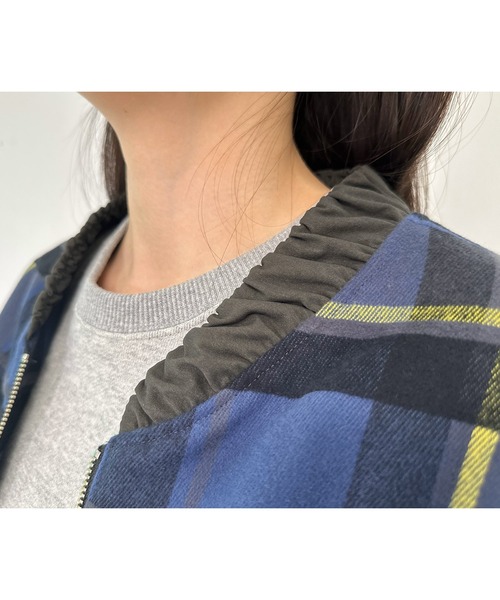 AVIE（アビィ）の「インポートチェックボリュームコート（チェスターコート・レディース・ネイビー・38）」の7枚目の写真