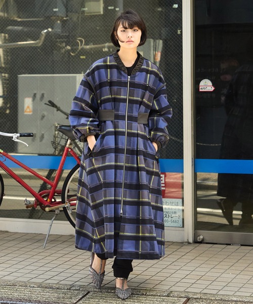 AVIE（アビィ）の「インポートチェックボリュームコート（チェスターコート・レディース・ネイビー・38）」の2枚目の写真