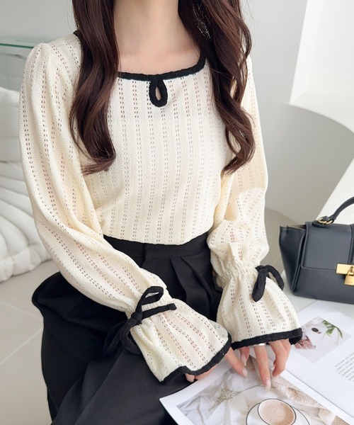 mily bilet（ミウィビレット）の「【mily bilet】華やかさと上品さを兼ね備えたデザインが個性的。ストライプレースキャンディースリーブリボン付きプルオーバー（長袖）（Tシャツ/カットソー・レディース・アイボリー/ブラック/ブラウン・X-LARGE/SMALL/MEDIUM/LARGE）」の6枚目の写真