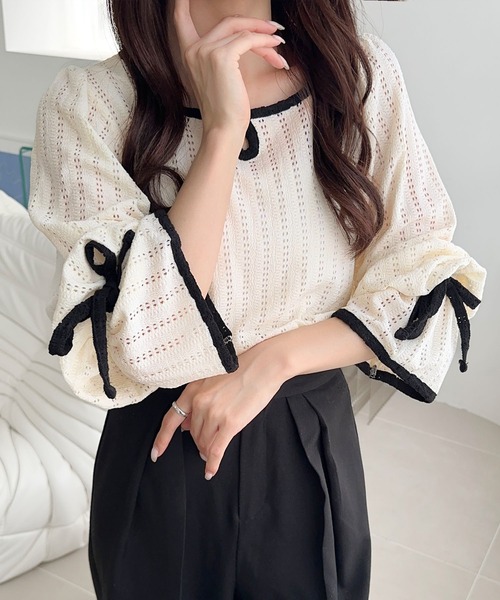 mily bilet（ミウィビレット）の「【mily bilet】華やかさと上品さを兼ね備えたデザインが個性的。ストライプレースキャンディースリーブリボン付きプルオーバー（長袖）（Tシャツ/カットソー・レディース・アイボリー/ブラック/ブラウン・X-LARGE/SMALL/MEDIUM/LARGE）」の12枚目の写真