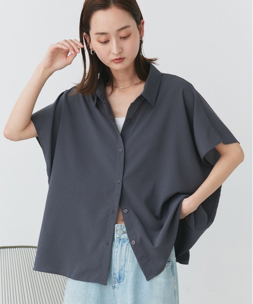 ad thie(アドティエ)の「ジョーゼット ドルマンスリーブシャツ(シャツ/ブラウス・レディース・チャコール/ブラック/オフホワイト・FREE)」の5枚目の写真